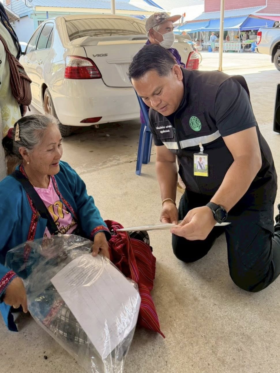 title - ส.ป.ก.กาฬสินธุ์ จัดหน่วยบริการประชาชนเคลื่อนที่ ส่งความสุข มอบโฉนดเพื่อการเกษตร เนื่องในเดือนแห่งความรัก “Valentine’s Day”