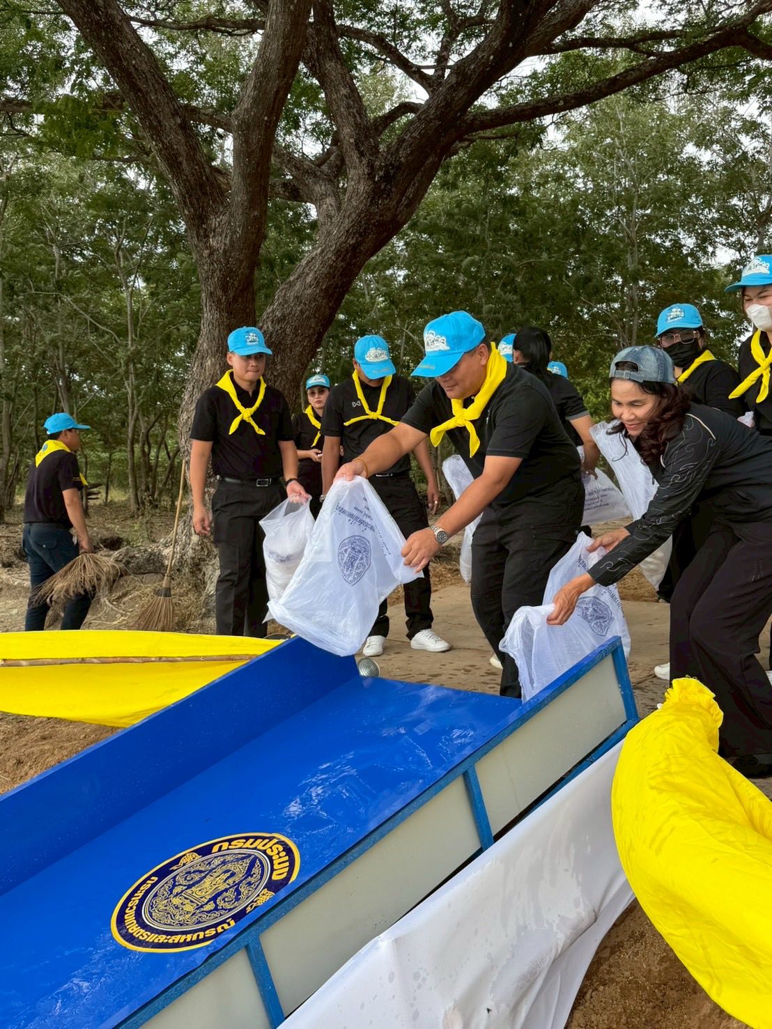 title - ส.ป.ก.กาฬสินธุ์ ร่วมกิจกรรมวันสำคัญ วันที่ 5 ธ.ค. 68