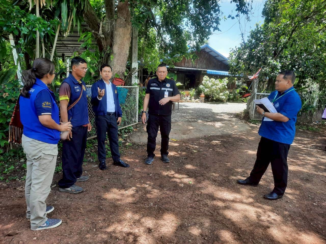 title - ส.ป.ก.กาฬสินธุ์ ร่วมประชุม/ลงพื้นที่ และหาแนวทางแก้ไขปัญหาข้อร้องเรียน/ร้องทุกข์กรณีปิดทางสัญจรสำหรับเข้า-ออก ในพื้นที่หมู่ที่ 3 ตำบลยางอู้ม อำเภอท่าคันโท จังหวัดกาฬสินธุ์