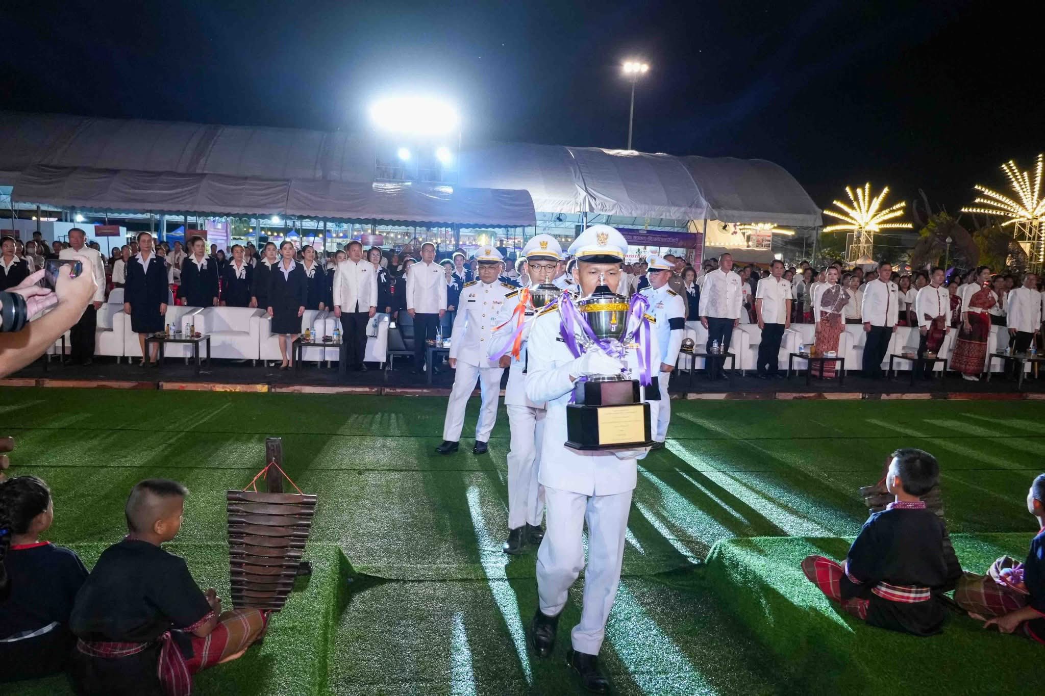 title - ส.ป.ก.กาฬสินธุ์ ร่วมพิธีเปิดงาน “มหกรรมโปงลาง แพรวา และงานกาชาด จังหวัดกาฬสินธุ์” ประจำปี 2569 ณ เวทีกลางบริเวณสนามหน้าศาลากลางจังหวัดกาฬสินธุ์ ศูนย์ราชการจังหวัดกาฬสินธุ์