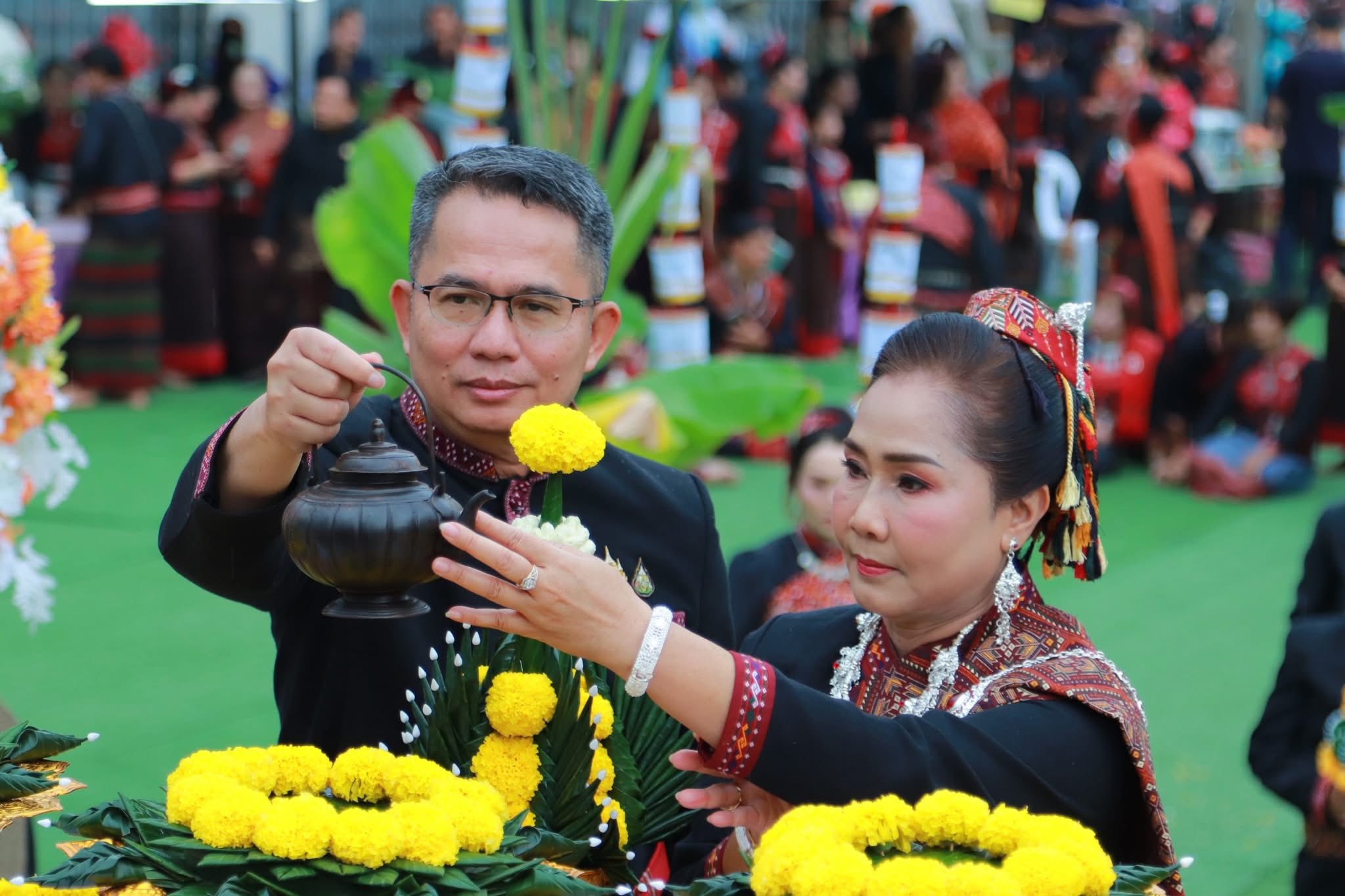 title - ส.ป.ก.กาฬสินธุ์ ร่วมพิธีบวงสรวงอนุสาวรีย์พระยาชัยสุนทร เนื่องในงาน 