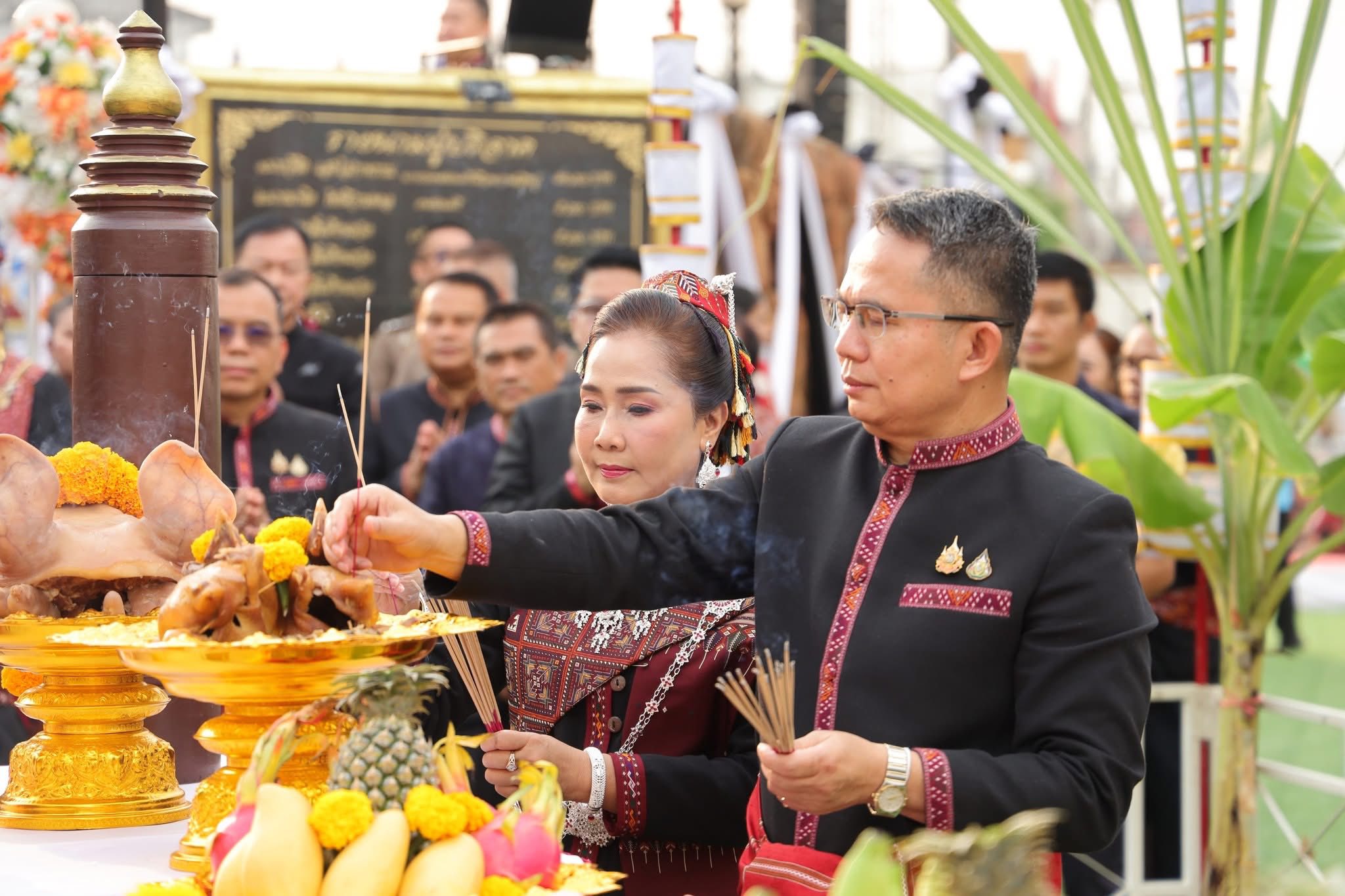 title - ส.ป.ก.กาฬสินธุ์ ร่วมพิธีบวงสรวงอนุสาวรีย์พระยาชัยสุนทร เนื่องในงาน 