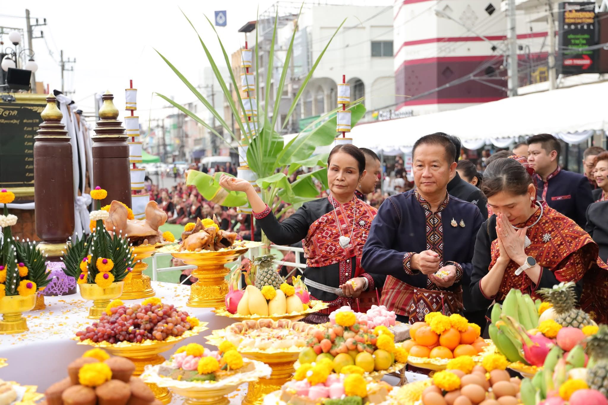 title - ส.ป.ก.กาฬสินธุ์ ร่วมพิธีบวงสรวงอนุสาวรีย์พระยาชัยสุนทร เนื่องในงาน 