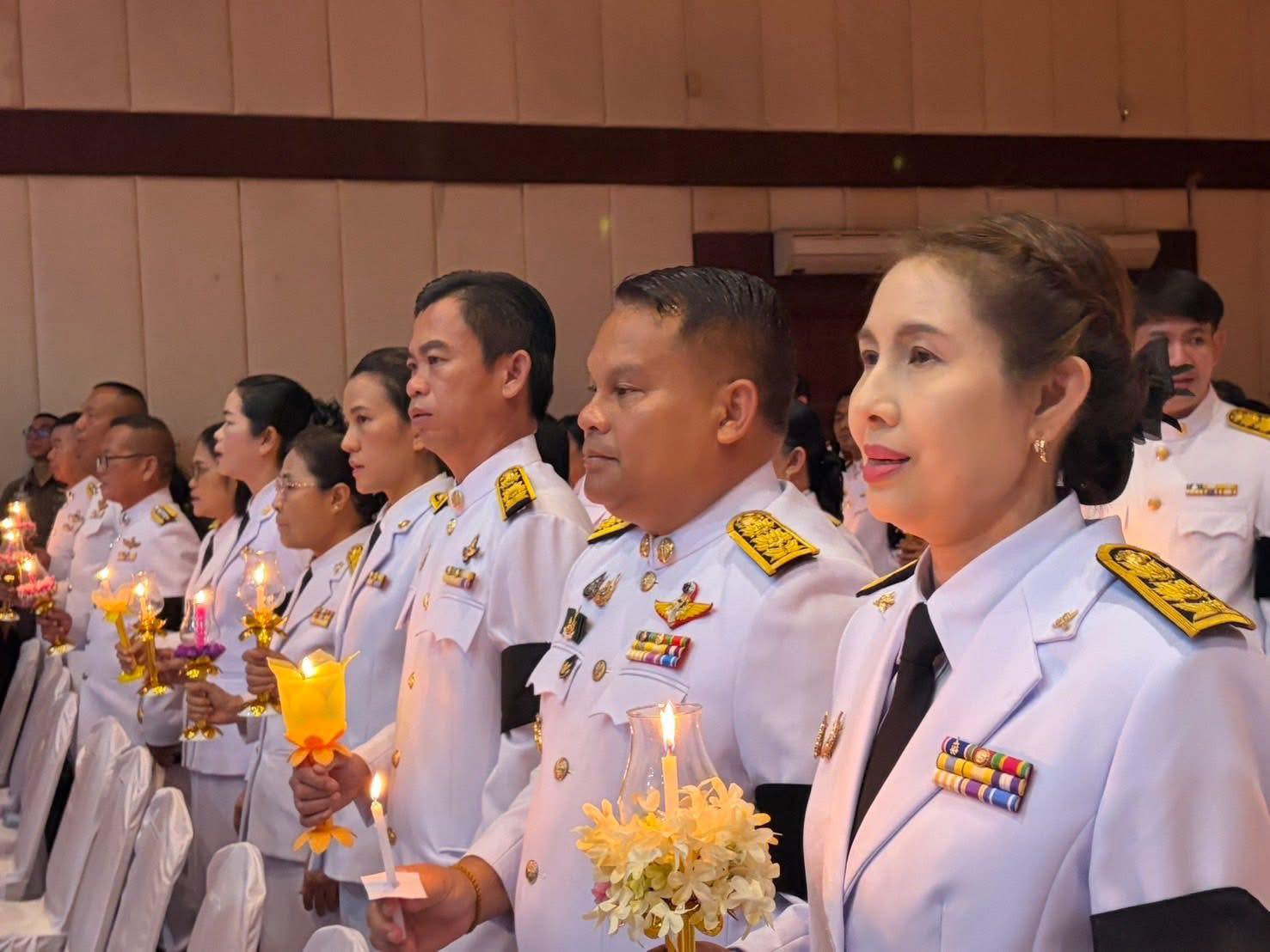 title - ส.ป.ก.กาฬสินธุ์ ร่วมพิธีถวายเครื่องราชสักการะ วางพานพุ่มเงิน พุ่มทอง และจุดเทียนถวายพระพรชัยมงคล เนื่องในโอกาสพระราชพิธีมหามงคลเฉลิมพระชนมพรรษา 4 รอบ สมเด็จพระนางเจ้าฯ พระบรมราชินี 3 มิถุนายน 2569 จังหวัดกาฬสินธุ์ ณ หอประชุมเฉลิมพระเกียรติ 80 พรรษา มหาราชา ศาลากลางจังหวัดกาฬสินธุ์ (หลังเก่า)