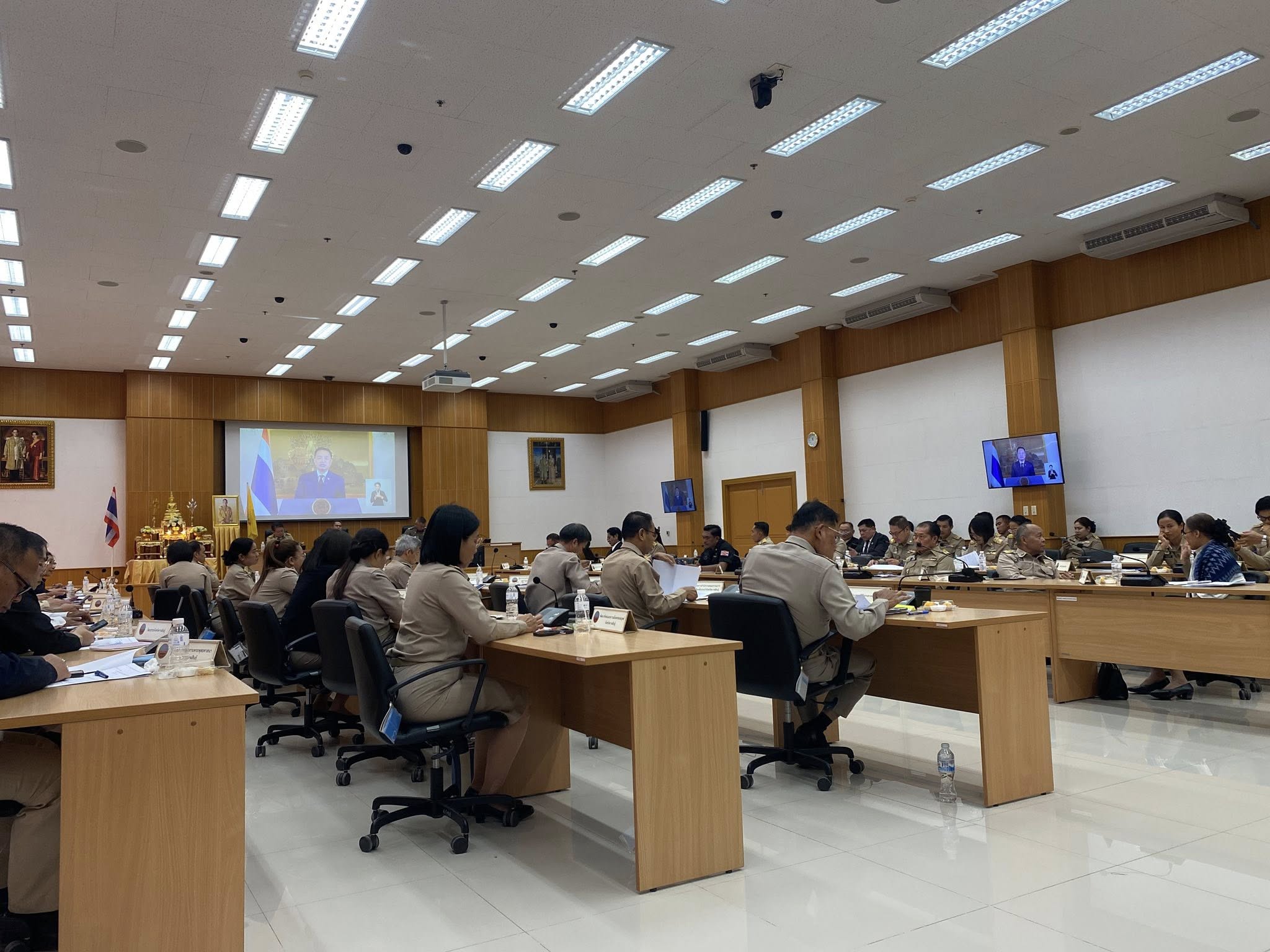 title - ส.ป.ก.กาฬสินธุ์ ร่วมการประชุมคณะกรมการจังหวัด และหัวหน้าส่วนราชการจังหวัดกาฬสินธุ์ ครั้งที่ 11/2568 และร่วมการประชุมคณะกรรมการรักษาความมั่นคงและความสงบเรียบร้อยจังหวัดกาฬสินธุ์ ครั้งที่ 11/2568