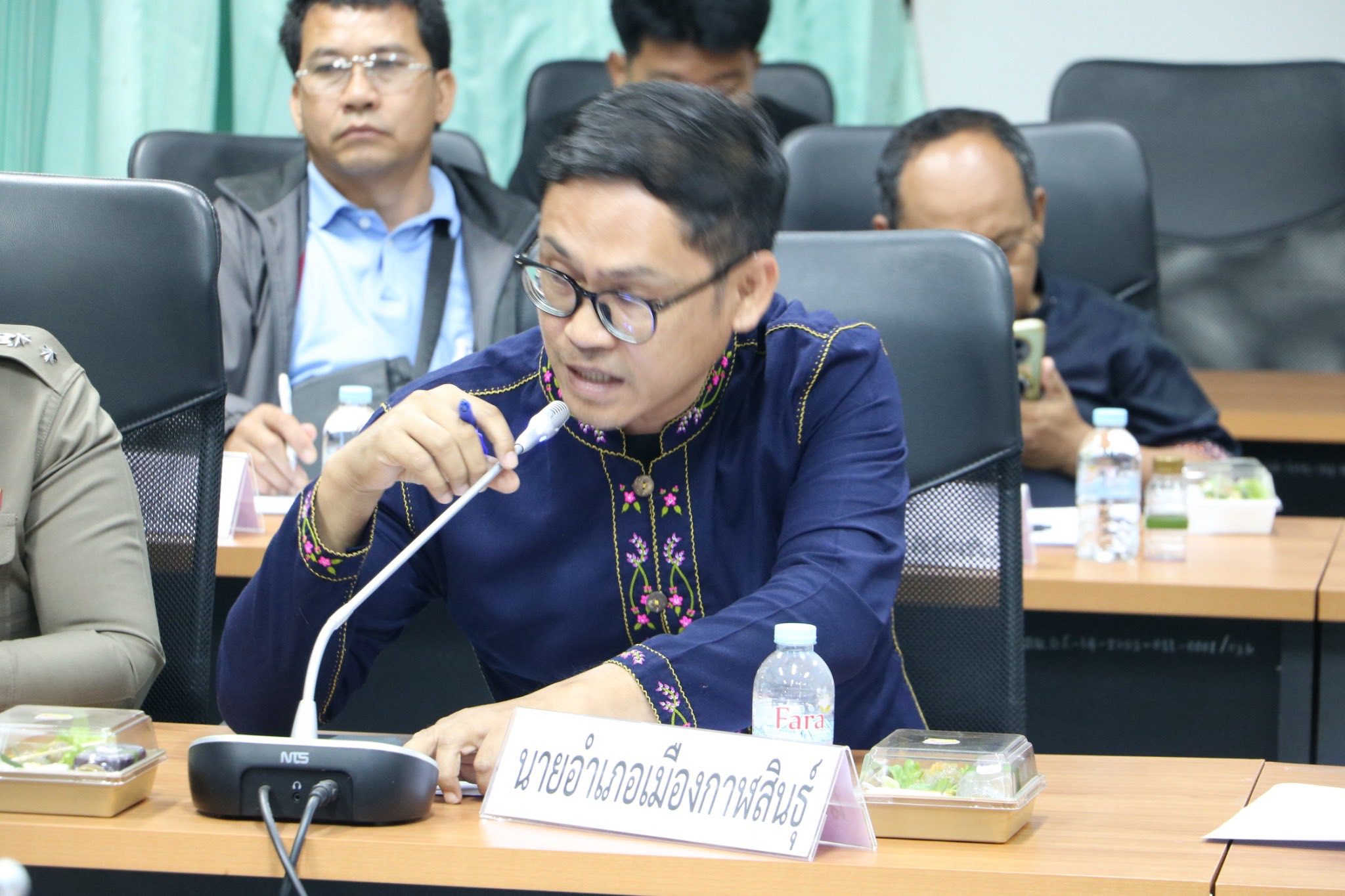 title - ส.ป.ก.กาฬสินธุ์ เข้าร่วมการประชุมเตรียมความพร้อมการลงพื้นที่ตรวจราชการของรัฐมนตรีช่วยว่าการกระทรวงเกษตรและสหกรณ์ (นายวัชระพล ขาวขำ) พร้อมคณะ ณ ห้องประชุมสำนักงานเกษตรและสหกรณ์จังหวัดกาฬสินธุ์
