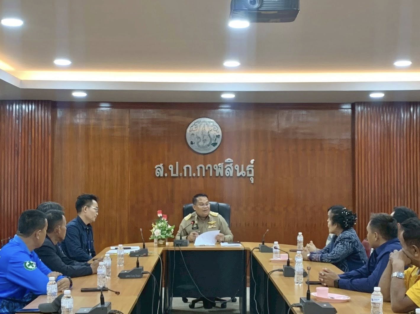 title - ส.ป.ก.กาฬสินธุ์ ร่วมกันส่งมอบหนังสืออนุญาตให้ใช้ที่ดินเพื่อกิจการสาธารณูปโภคและกิจการอื่นๆ ในเขตปฏิรูปที่ดิน (ส.ป.ก.4-31) จำนวน 5 หน่วนงาน 8 ฉบับ ณ ห้องประชุมสำนักงานการปฏิรูปที่ดินจังหวัดกาฬสินธุ์