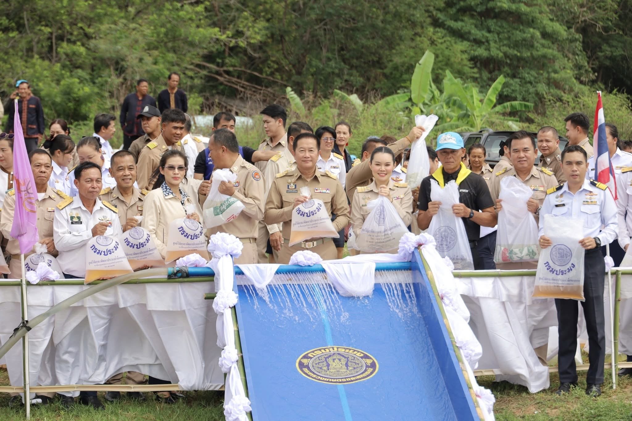 title - ส.ป.ก.กาฬสินธุ์ ร่วมพิธีปล่อยพันธุ์สัตว์น้ำ เพื่อเฉลิมพระเกียรติ สมเด็จพระนางเจ้าสุทิดา พัชรสุธาพิมลลักษณ พระบรมราชินี เนื่องในโอกาสพระราชพิธีมหามงคลเฉลิมพระชนมพรรษา 4 รอบ 3 มิถุนายน 2569 ณ อ่างเก็บน้ำห้วยสังเคียบ หมู่ที่ 4 บ้านเหล่าภูพาน ตำบลแซงบาดาล อำเภอสมเด็จ จังหวัดกาฬสินธุ์