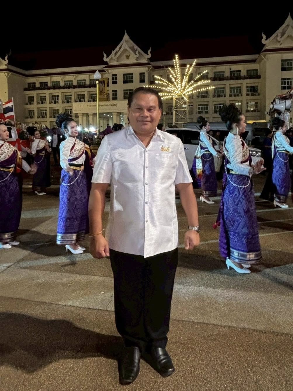 title - ส.ป.ก.กาฬสินธุ์ ร่วมเป็นสักขีพยานในพิธีการออกรางวัลสลากกาชาด ประจำปี 2569 ในงานมหกรรมโปงลาง แพรวา และงานกาชาดจังหวัดกาฬสินธุ์ ประจำปี 2569 ณ เวทีกลาง บริเวณหน้าศาลากลางจังหวัดกาฬสินธุ์