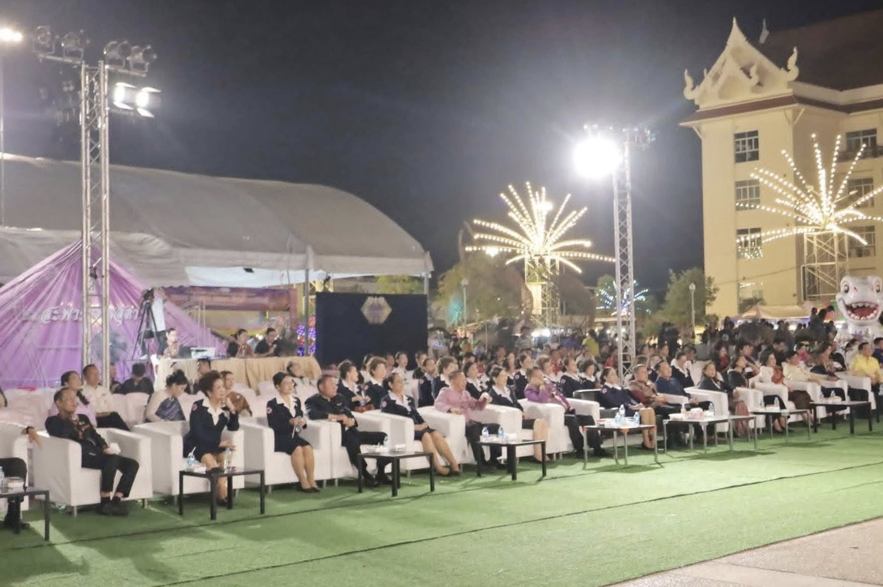 title - ส.ป.ก.กาฬสินธุ์ ร่วมเป็นสักขีพยานในพิธีการออกรางวัลสลากกาชาด ประจำปี 2569 ในงานมหกรรมโปงลาง แพรวา และงานกาชาดจังหวัดกาฬสินธุ์ ประจำปี 2569 ณ เวทีกลาง บริเวณหน้าศาลากลางจังหวัดกาฬสินธุ์