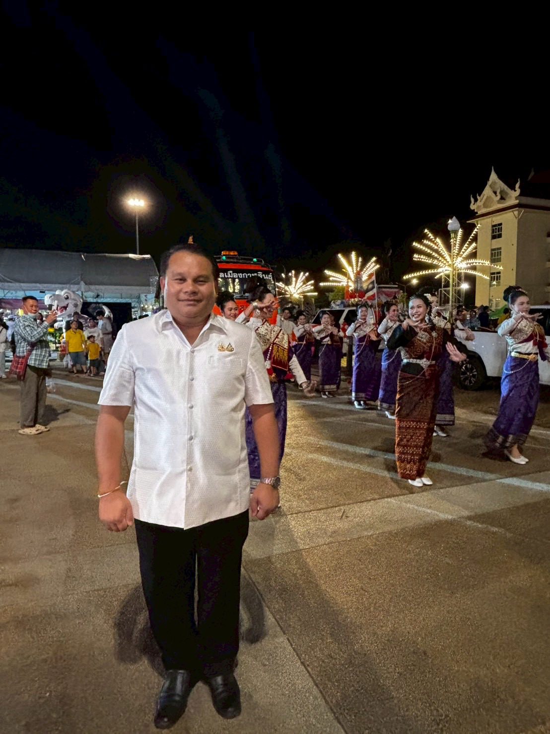 title - ส.ป.ก.กาฬสินธุ์ ร่วมเป็นสักขีพยานในพิธีการออกรางวัลสลากกาชาด ประจำปี 2569 ในงานมหกรรมโปงลาง แพรวา และงานกาชาดจังหวัดกาฬสินธุ์ ประจำปี 2569 ณ เวทีกลาง บริเวณหน้าศาลากลางจังหวัดกาฬสินธุ์