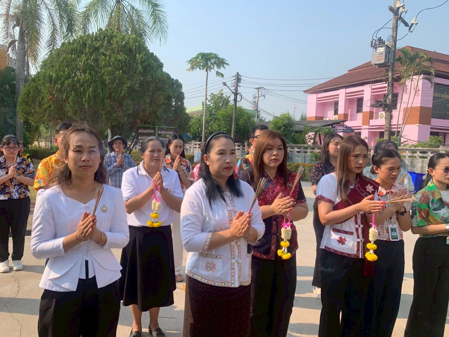 title - ส.ป.ก.กาฬสินธุ์ ร่วมใจกันจัดกิจกรรมสืบสานประเพณีสงกรานต์ เนื่องในโอกาสวันขึ้นปีใหม่ไทย ประจำปี 2569 ณ ห้องประชุม สำนักงานการปฏิรูปที่ดินจังหวัดกาฬสินธุ์ (ชั้น 2 )