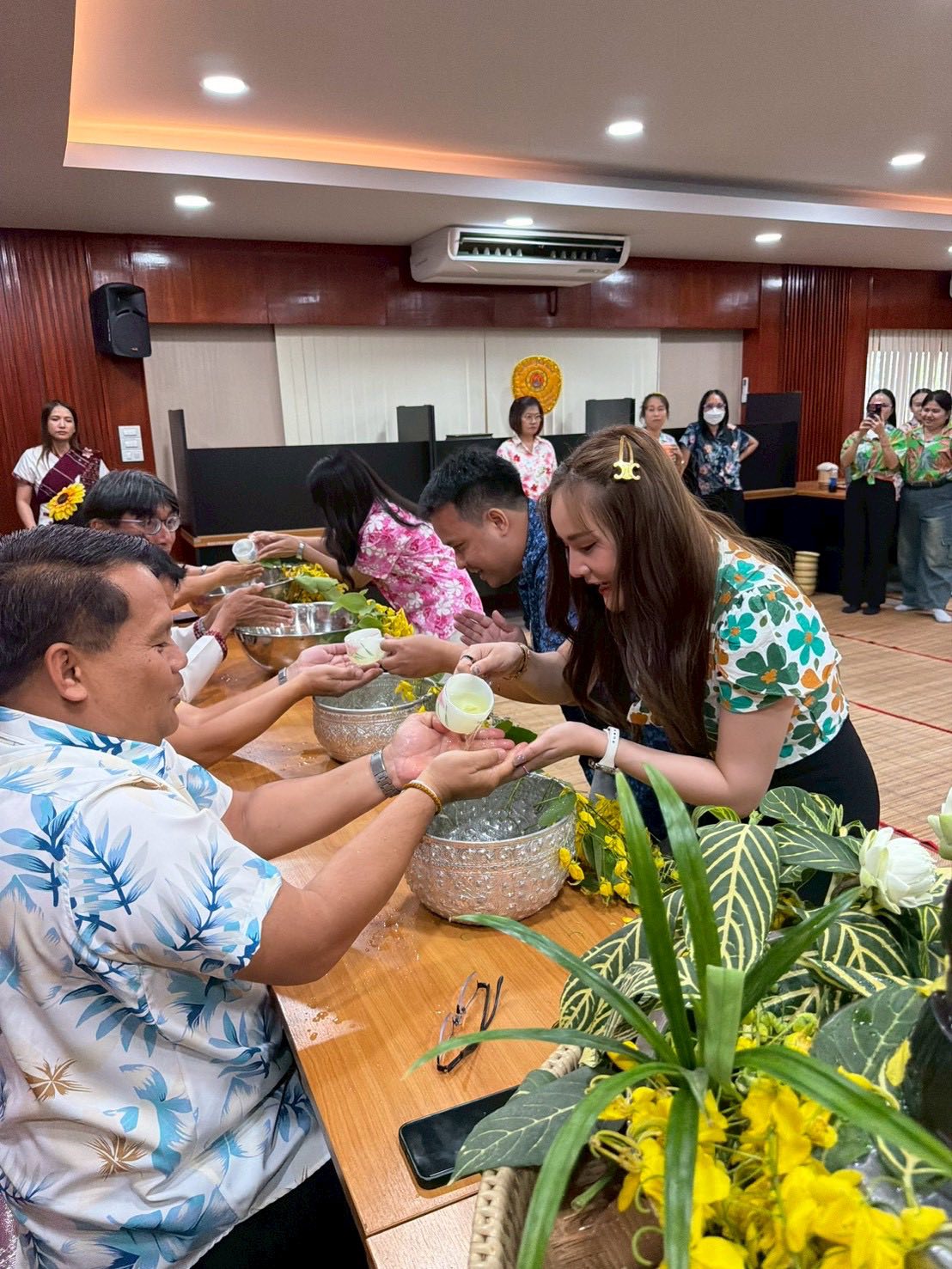 title - ส.ป.ก.กาฬสินธุ์ ร่วมใจกันจัดกิจกรรมสืบสานประเพณีสงกรานต์ เนื่องในโอกาสวันขึ้นปีใหม่ไทย ประจำปี 2569 ณ ห้องประชุม สำนักงานการปฏิรูปที่ดินจังหวัดกาฬสินธุ์ (ชั้น 2 )