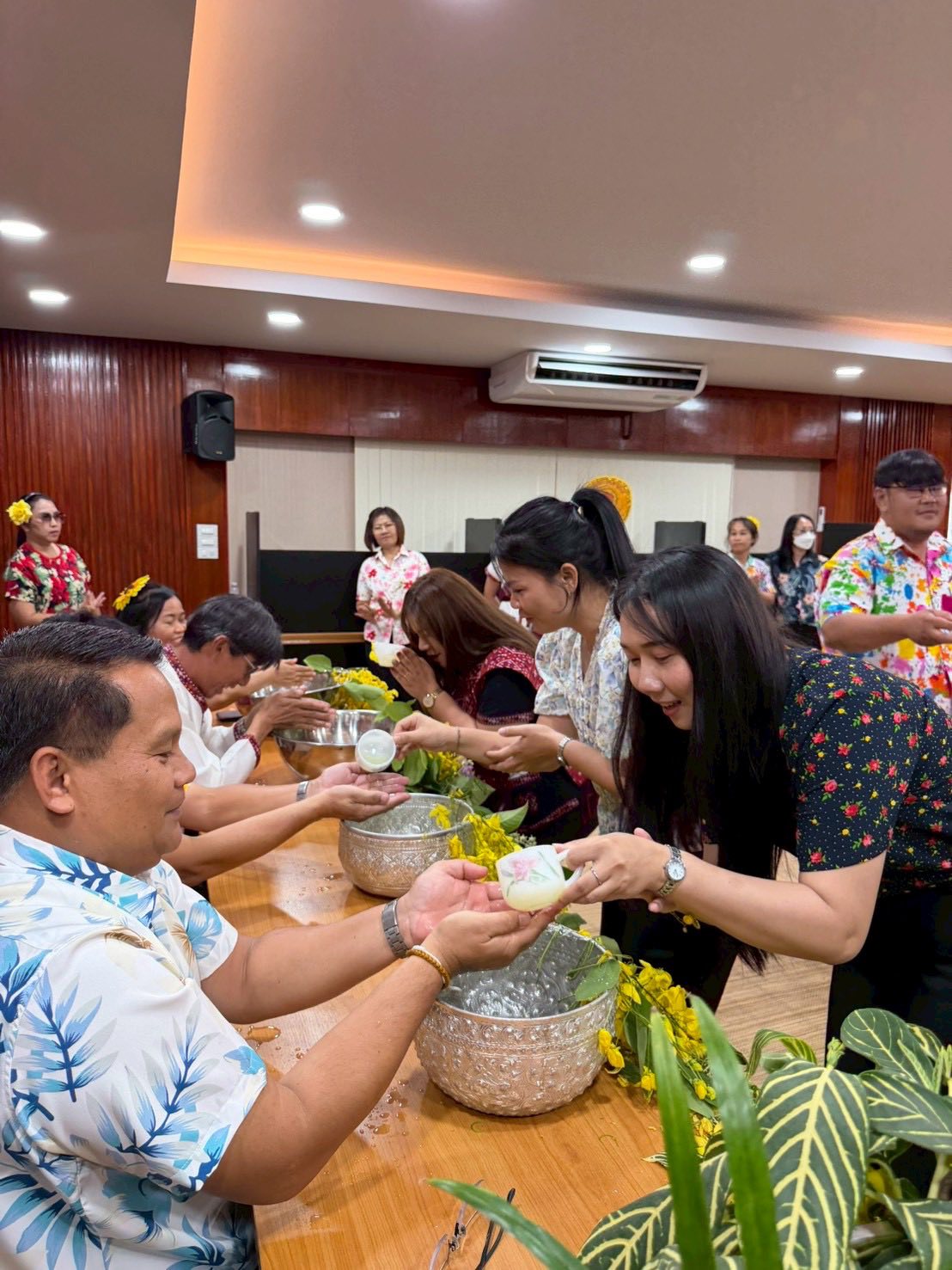 title - ส.ป.ก.กาฬสินธุ์ ร่วมใจกันจัดกิจกรรมสืบสานประเพณีสงกรานต์ เนื่องในโอกาสวันขึ้นปีใหม่ไทย ประจำปี 2569 ณ ห้องประชุม สำนักงานการปฏิรูปที่ดินจังหวัดกาฬสินธุ์ (ชั้น 2 )