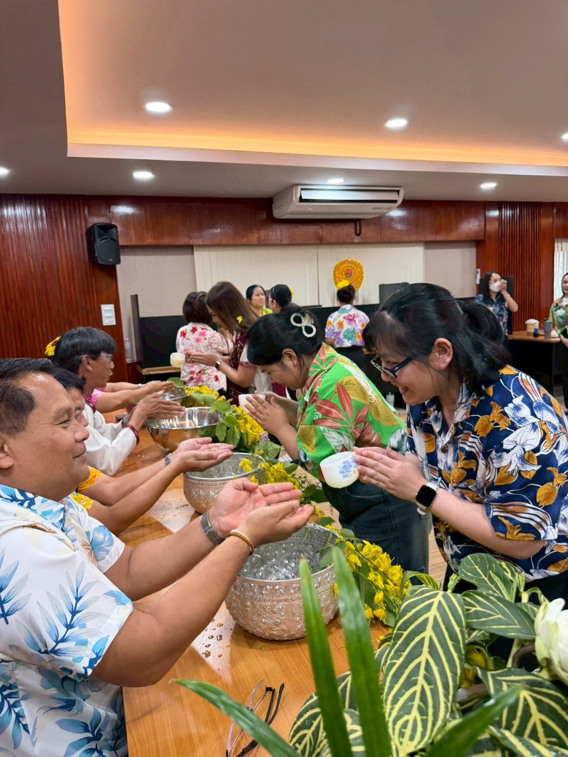 title - ส.ป.ก.กาฬสินธุ์ ร่วมใจกันจัดกิจกรรมสืบสานประเพณีสงกรานต์ เนื่องในโอกาสวันขึ้นปีใหม่ไทย ประจำปี 2569 ณ ห้องประชุม สำนักงานการปฏิรูปที่ดินจังหวัดกาฬสินธุ์ (ชั้น 2 )