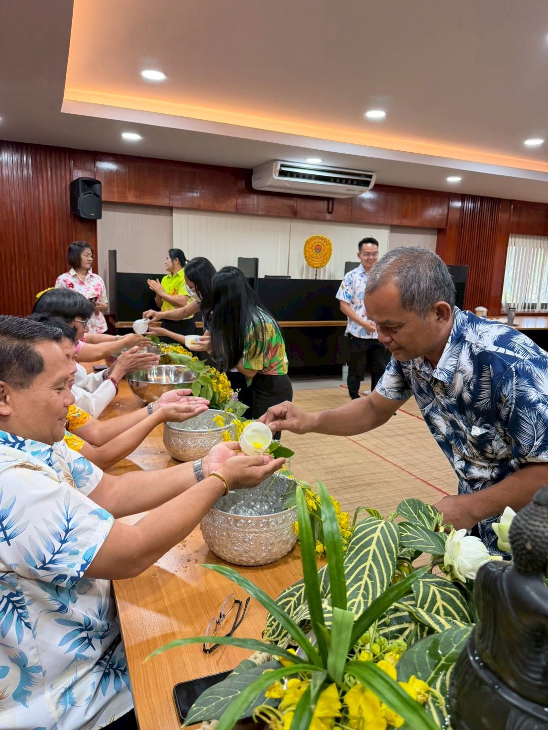 title - ส.ป.ก.กาฬสินธุ์ ร่วมใจกันจัดกิจกรรมสืบสานประเพณีสงกรานต์ เนื่องในโอกาสวันขึ้นปีใหม่ไทย ประจำปี 2569 ณ ห้องประชุม สำนักงานการปฏิรูปที่ดินจังหวัดกาฬสินธุ์ (ชั้น 2 )