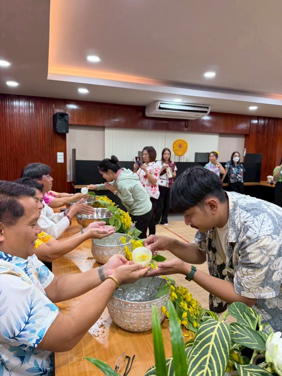 title - ส.ป.ก.กาฬสินธุ์ ร่วมใจกันจัดกิจกรรมสืบสานประเพณีสงกรานต์ เนื่องในโอกาสวันขึ้นปีใหม่ไทย ประจำปี 2569 ณ ห้องประชุม สำนักงานการปฏิรูปที่ดินจังหวัดกาฬสินธุ์ (ชั้น 2 )