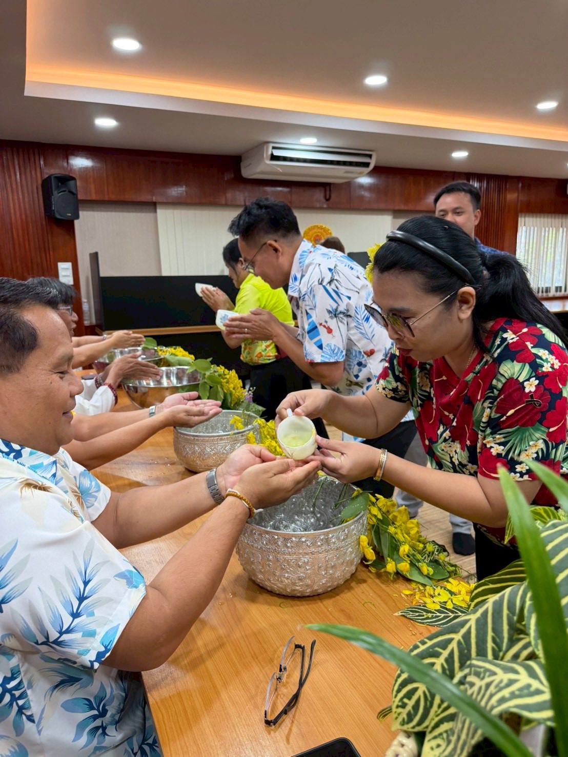 title - ส.ป.ก.กาฬสินธุ์ ร่วมใจกันจัดกิจกรรมสืบสานประเพณีสงกรานต์ เนื่องในโอกาสวันขึ้นปีใหม่ไทย ประจำปี 2569 ณ ห้องประชุม สำนักงานการปฏิรูปที่ดินจังหวัดกาฬสินธุ์ (ชั้น 2 )