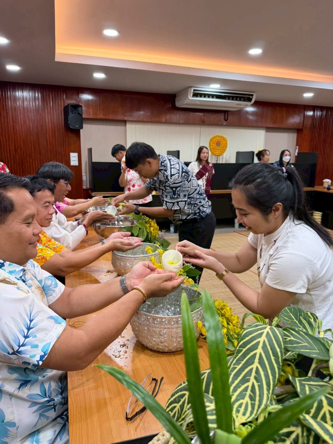 title - ส.ป.ก.กาฬสินธุ์ ร่วมใจกันจัดกิจกรรมสืบสานประเพณีสงกรานต์ เนื่องในโอกาสวันขึ้นปีใหม่ไทย ประจำปี 2569 ณ ห้องประชุม สำนักงานการปฏิรูปที่ดินจังหวัดกาฬสินธุ์ (ชั้น 2 )