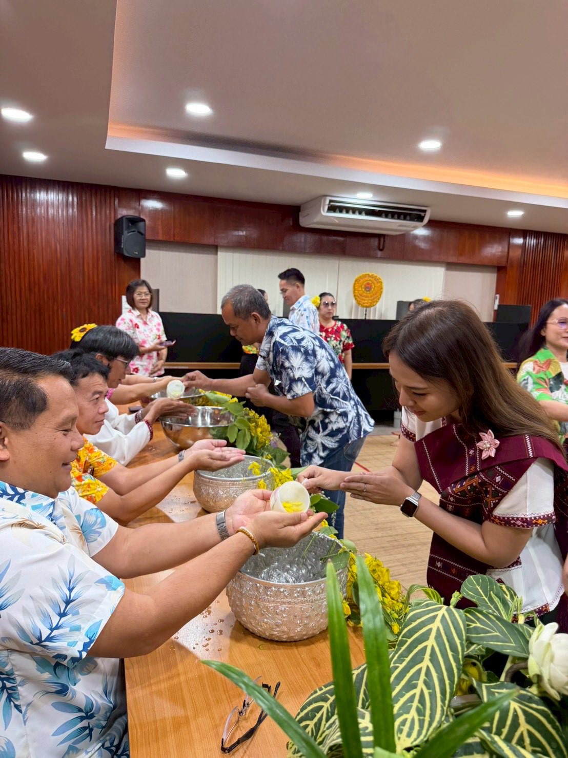 title - ส.ป.ก.กาฬสินธุ์ ร่วมใจกันจัดกิจกรรมสืบสานประเพณีสงกรานต์ เนื่องในโอกาสวันขึ้นปีใหม่ไทย ประจำปี 2569 ณ ห้องประชุม สำนักงานการปฏิรูปที่ดินจังหวัดกาฬสินธุ์ (ชั้น 2 )