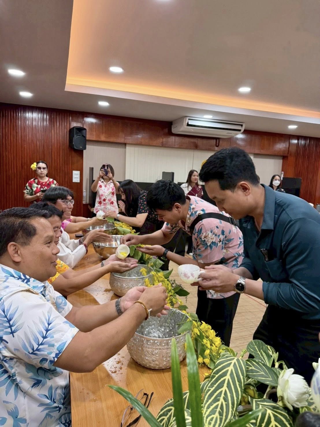 title - ส.ป.ก.กาฬสินธุ์ ร่วมใจกันจัดกิจกรรมสืบสานประเพณีสงกรานต์ เนื่องในโอกาสวันขึ้นปีใหม่ไทย ประจำปี 2569 ณ ห้องประชุม สำนักงานการปฏิรูปที่ดินจังหวัดกาฬสินธุ์ (ชั้น 2 )