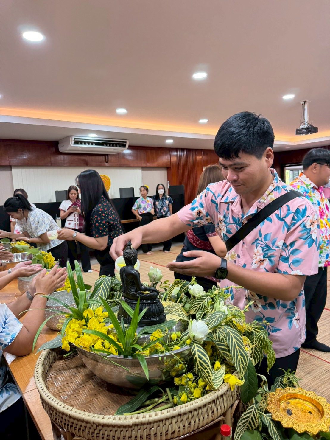 title - ส.ป.ก.กาฬสินธุ์ ร่วมใจกันจัดกิจกรรมสืบสานประเพณีสงกรานต์ เนื่องในโอกาสวันขึ้นปีใหม่ไทย ประจำปี 2569 ณ ห้องประชุม สำนักงานการปฏิรูปที่ดินจังหวัดกาฬสินธุ์ (ชั้น 2 )