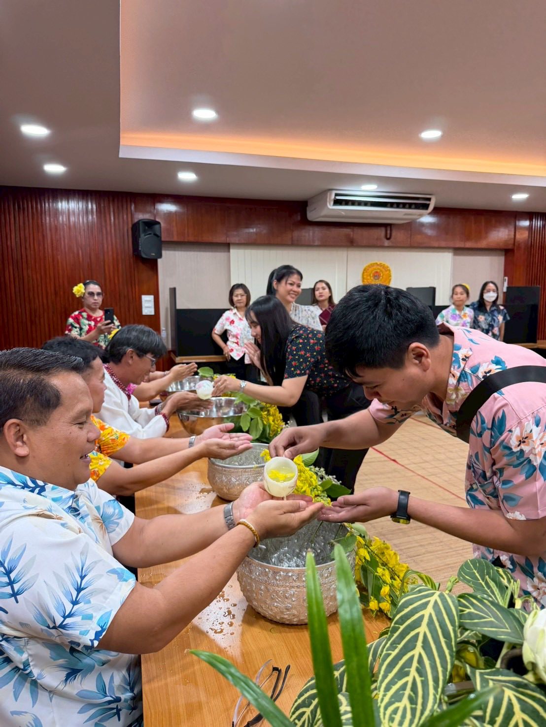 title - ส.ป.ก.กาฬสินธุ์ ร่วมใจกันจัดกิจกรรมสืบสานประเพณีสงกรานต์ เนื่องในโอกาสวันขึ้นปีใหม่ไทย ประจำปี 2569 ณ ห้องประชุม สำนักงานการปฏิรูปที่ดินจังหวัดกาฬสินธุ์ (ชั้น 2 )