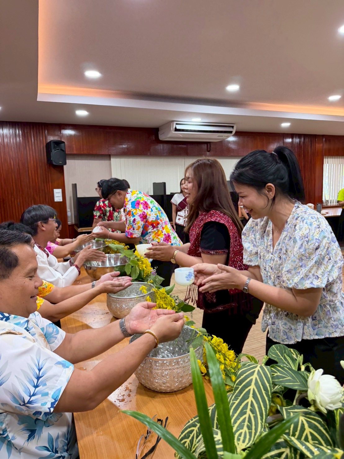 title - ส.ป.ก.กาฬสินธุ์ ร่วมใจกันจัดกิจกรรมสืบสานประเพณีสงกรานต์ เนื่องในโอกาสวันขึ้นปีใหม่ไทย ประจำปี 2569 ณ ห้องประชุม สำนักงานการปฏิรูปที่ดินจังหวัดกาฬสินธุ์ (ชั้น 2 )