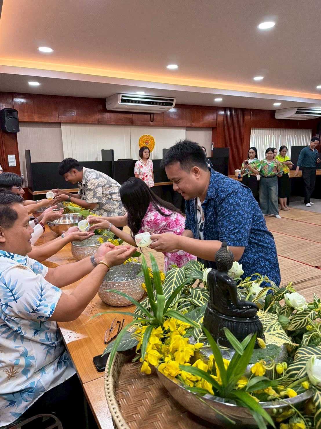 title - ส.ป.ก.กาฬสินธุ์ ร่วมใจกันจัดกิจกรรมสืบสานประเพณีสงกรานต์ เนื่องในโอกาสวันขึ้นปีใหม่ไทย ประจำปี 2569 ณ ห้องประชุม สำนักงานการปฏิรูปที่ดินจังหวัดกาฬสินธุ์ (ชั้น 2 )