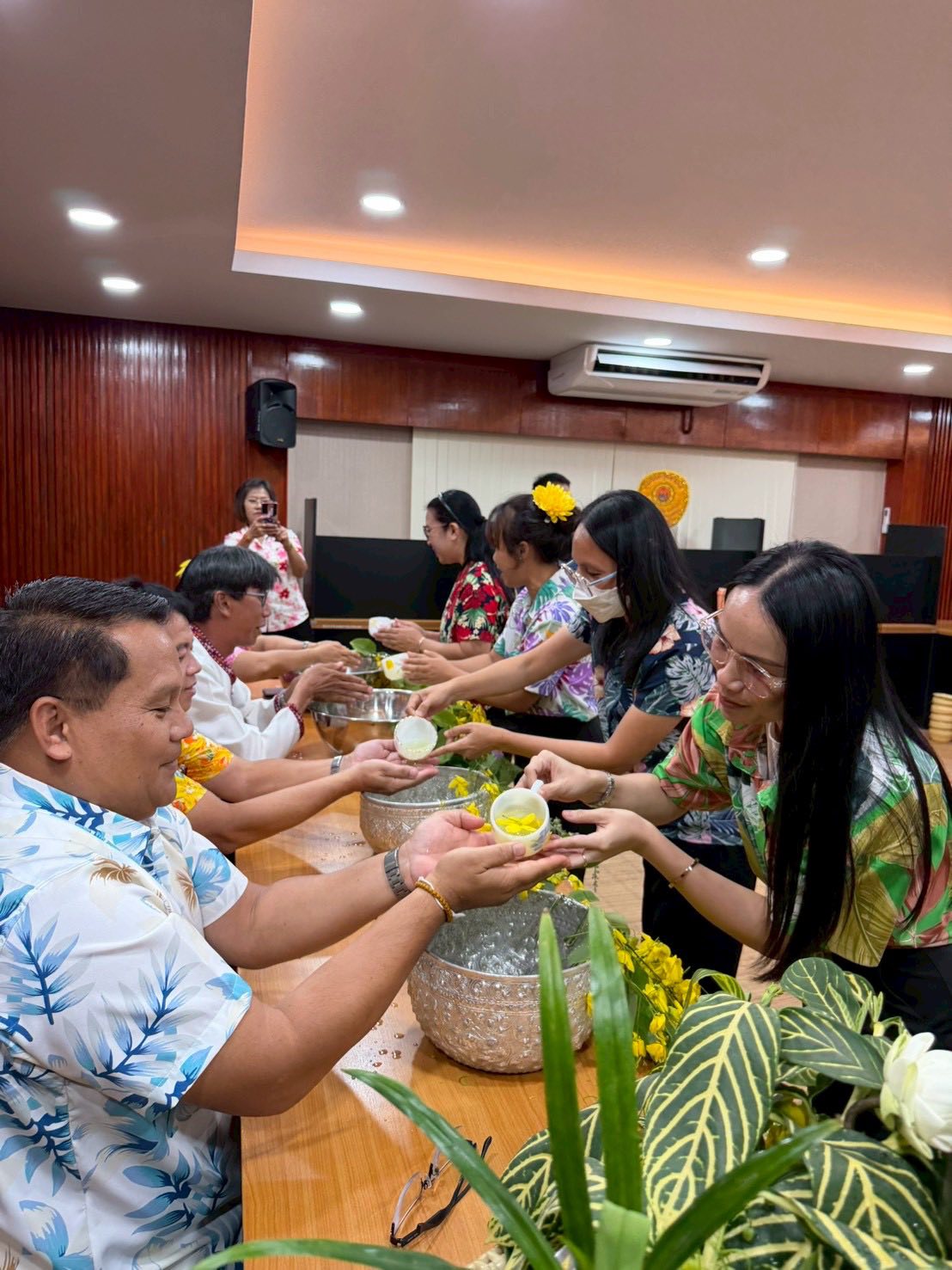 title - ส.ป.ก.กาฬสินธุ์ ร่วมใจกันจัดกิจกรรมสืบสานประเพณีสงกรานต์ เนื่องในโอกาสวันขึ้นปีใหม่ไทย ประจำปี 2569 ณ ห้องประชุม สำนักงานการปฏิรูปที่ดินจังหวัดกาฬสินธุ์ (ชั้น 2 )