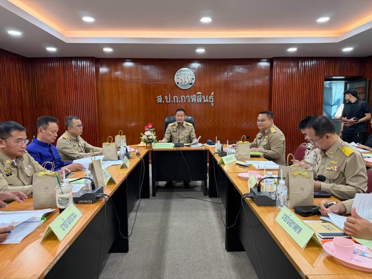 ส.ป.ก.กาฬสินธุ์ จัดประชุมคณะกรรมการปฏิรูปที่ดินจังหวัดกาฬสินธุ์ ครั้งที่ 2/2569 ณ ห้องประชุมสำนักงานการปฏิรูปที่ดินจังหวัดกาฬสินธุ์ (ชั้น 2) 