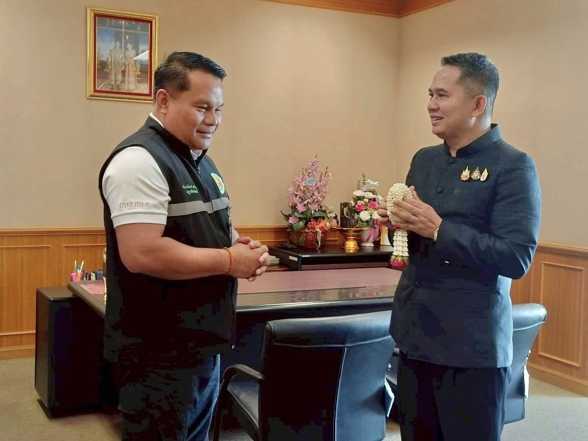 ปฏิรูปที่ดินจังหวัดกาฬสินธุ์ เข้ารายงานตัวกับผู้บริหารจังหวัดกาฬสินธุ์