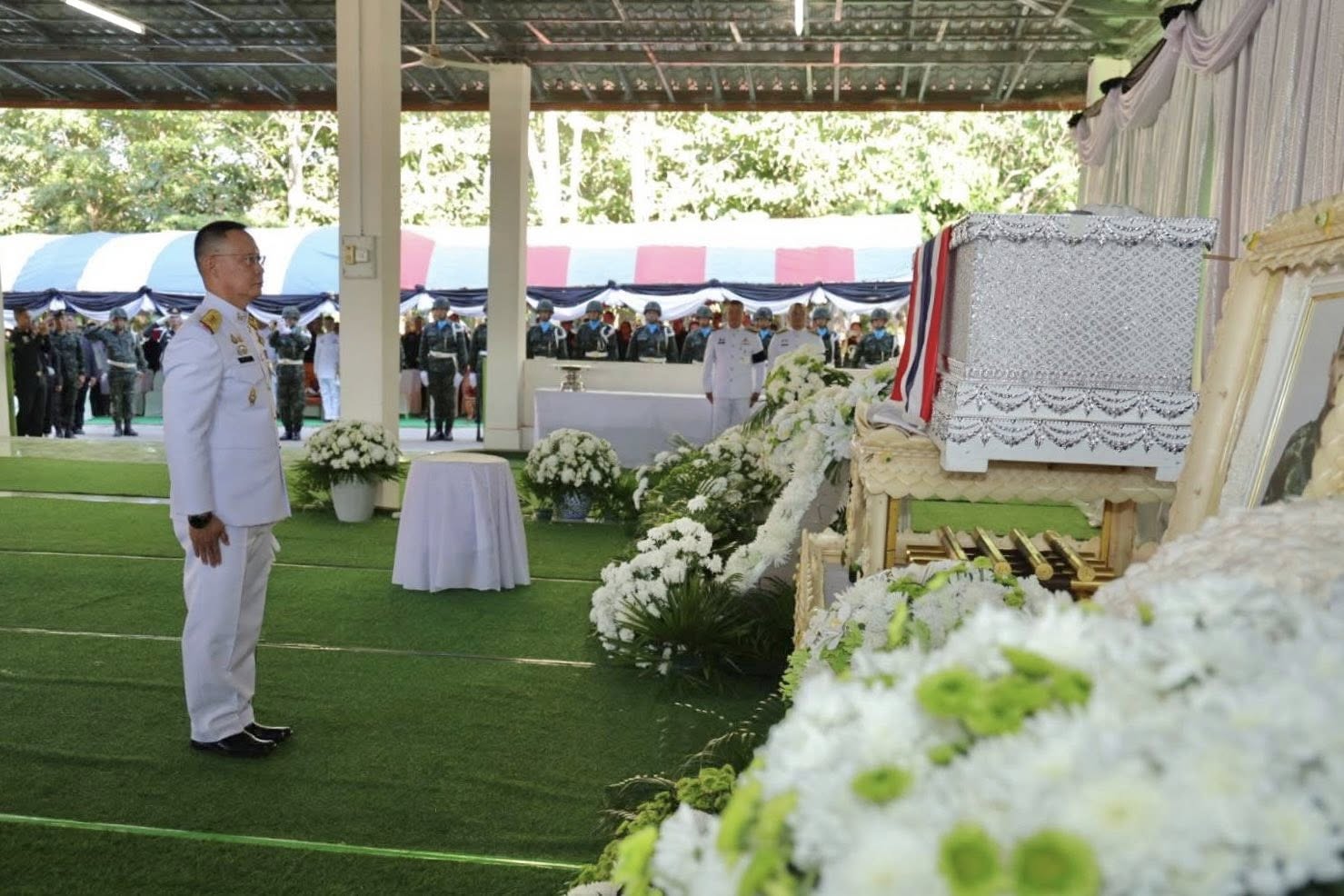 ส.ป.ก.กาฬสินธุ์ ร่วมพิธ๊พระราชทานเพลิงศพเป็นกรณีพิเศษ พลทหาร ชาญชัย ผดุงโชค (หน่วย ร.112 พัน.3) ผู้เสียชีวิตจากเหตุการณ์ปะทะกันระหว่างไทย - กัมพูชา ณ เมรุวัดโพธิ์ชัยโคกใหญ่ ตำบลบัวบาน อำเภอยางตลาด จังหวัดกาฬสินธุ์