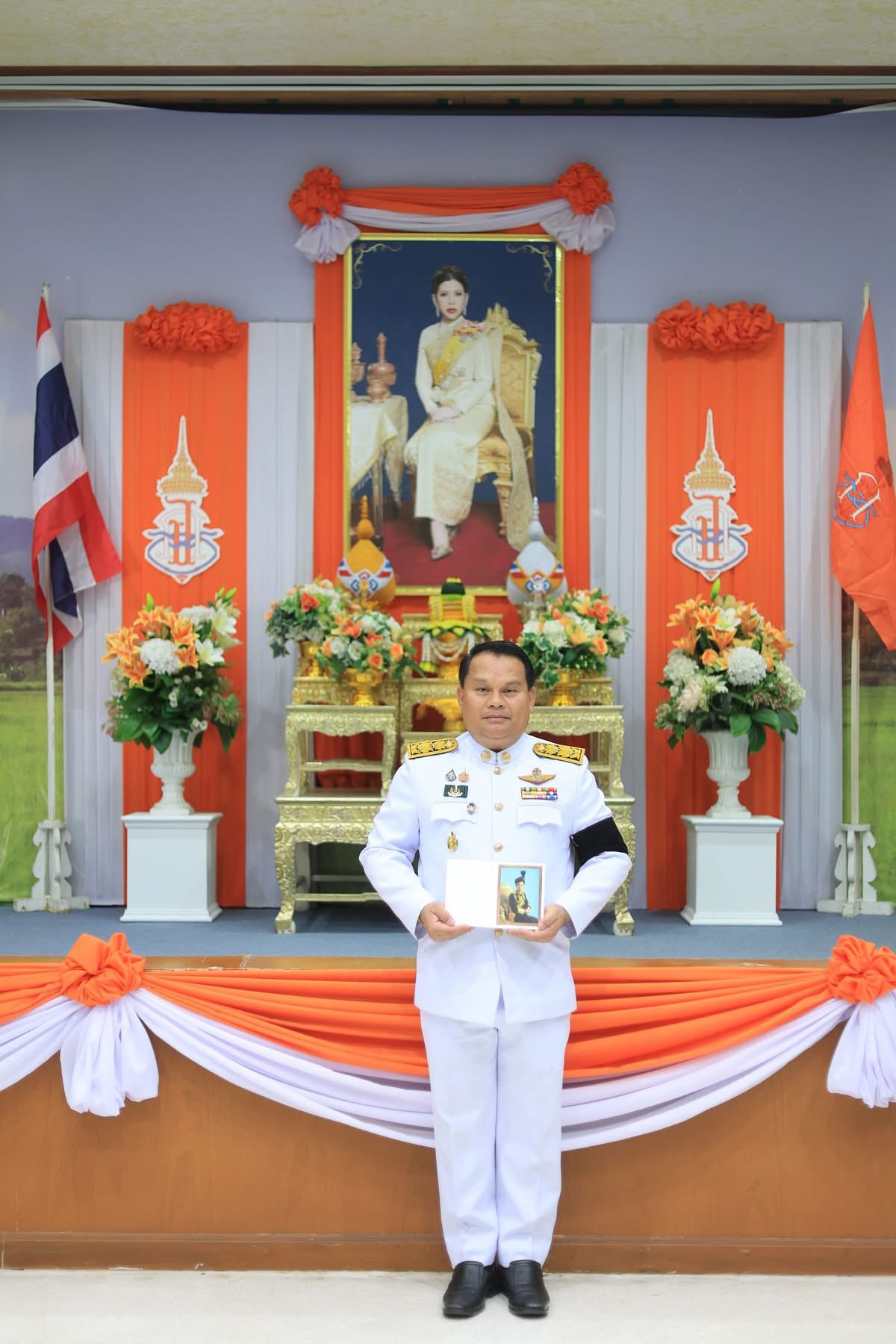 ว่าที่พันตรี ศักดิ์ระพี แพร่งสุวรรณ ปฏิรูปที่ดินจังหวัดกาฬสินธุ์ ร่วมรับ ส.ค.ส. พระราชทาน เนื่องในโอกาสวารดิถีขึ้นปีใหม่ พุทธศักราช 2569 ณ ห้องประชุมไชยยงค์ ชูชาติ ส.ป.ก.ถนนราชดำเนินนอก เขตพระนคร กรุงเทพมหานคร