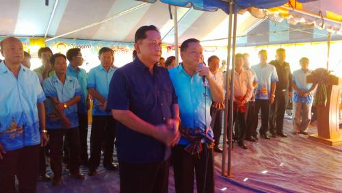 ส.ป.ก.กำแพงเพชร ออกให้บริการประชาชนภายใต้โครงการ หน่วยบำบัดทุกข์ บำรุงสุข สร้างรอยยิ้มให้ประชาชน ประจำปี 2556   