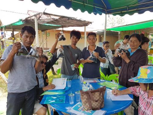 เกษตรกรศึกษาดูงานโครงการส่งเสริมอาชีพและพัฒนาโครงสร้างพื้นฐานที่ดินแปลงรวม ณ ฟาร์มไก่พอเพียง ไร่สุกาญจนโชติ