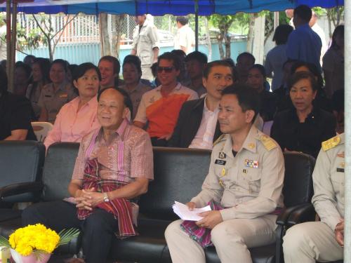 โครงการบำบัดทุกข์ บำรุงสุข สร้างรอยยิ้มให้กับประชาชน
