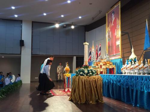 ปฏิรูปที่ดินจังหวัดกระบี่ (นายสมภพ ศรีเจริญ) พร้อมด้วยข้าราชการและเจ้าหน้าที่ ส.ป.ก.กระบี่ ร่วมพิธีถวายเครื่องราชสักการะ และพิธีจุดเทียนถวายพระพรชัยมงคล เนื่องในโอกาสวันเฉลิมพระชนมพรรษา 85 พรรษา สมเด็จพระนางเจ้าสิริกิติ์ พระบรมราชินีนาถ ในรัชกาลที่ 9