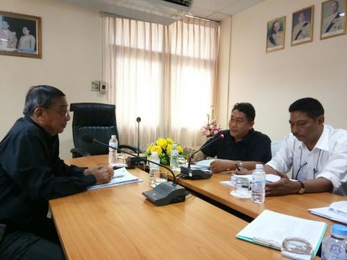 ส.ป.ก.กระบี่ ประชุมสำนักงาน เพื่อรายงานผลการดำเนินงานตามมาตรา 44 ,การจัดทำฐานข้อมูลทั้งระบบฯลฯ ต่อผู้เชี่ยวชาญด้านการบริหารการจัดที่ดิน (นายประยุทธ์ ม้ารุ่งเรือง)
