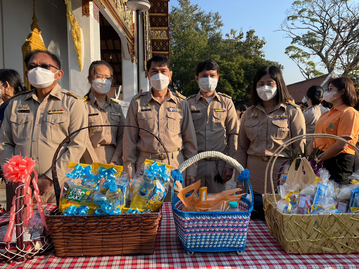 ส.ป.ก.ลำปาง ร่วมประกอบพิธีเจริญพระพุทธมนต์ เจริญจิตตภาวนา และทำบุญตักบาตร ถวายพระพรฯ สมเด็จพระเจ้าลูกเธอ เจ้าฟ้าพัชรกิติยาภาฯ