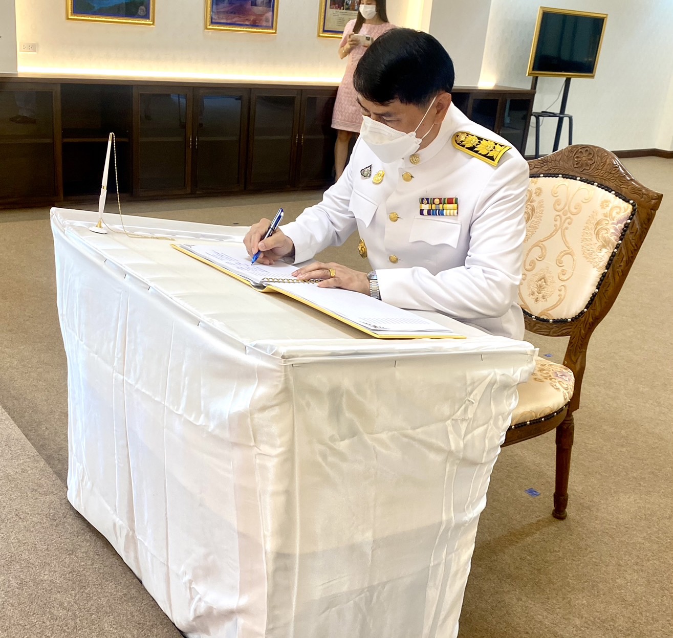 ส.ป.ก.ลำปาง ร่วมพิธีลงนามถวายพระพร เนื่องในวันคล้ายวันประสูติ สมเด็จพระเจ้าลูกเธอ เจ้าฟ้า สิริวัณณวรี นารีรัตนรวีกัญญา