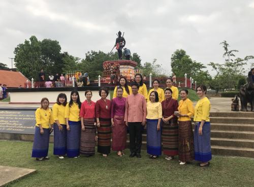 ส.ป.ก.ลำปาง ร่วมพิธีรดน้ำขอพรผู้ว่าราชการจังหวัดลำปาง และรองผู้ว่าราชการ/ปลัดจังหวัดลำปาง
