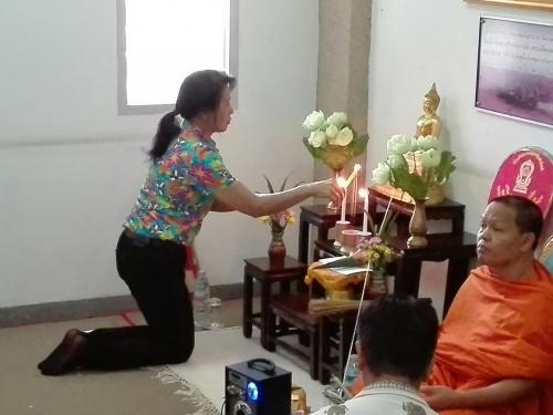ส.ป.ก.ลำปาง ร่วมทำบุญสำนักงาน และสระเกล้าดำหัว ปฏิรูปที่ดินจังหวัดลำปาง ตามประเพณีปี๋ใหม่เมือง 