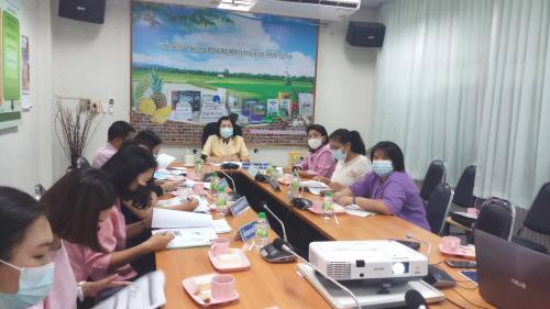  นางสาวอรณัชชา สุวรรณชัย ปฏิรูปที่ดินจังหวัดลำปาง เข้าร่วมประชุมการติดตามผลการดำเนินงานโครงการตามพระราชดำริ และการดำเนินงานคณะกรรมการขับเคลื่อนแบบบูรณาการ ในระดับพื้นที่ 