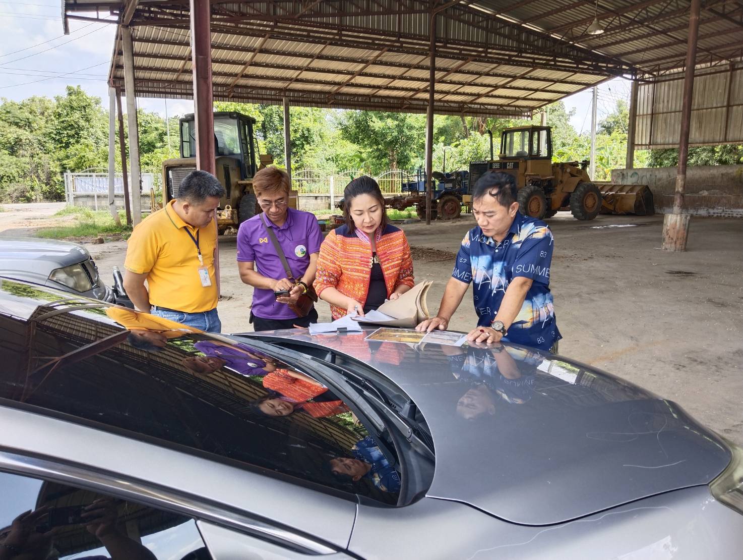 กลุ่มกฎหมายและกลุ่มงานช่างสำรวจฯ ส.ป.ก.ลำพูน ร่วมลงพื้นที่ตรวจสอบการทำประโยชน์ในที่ดินเขตปฏิรูปที่ดินอำเภอป่าซางและอำเภอลี้