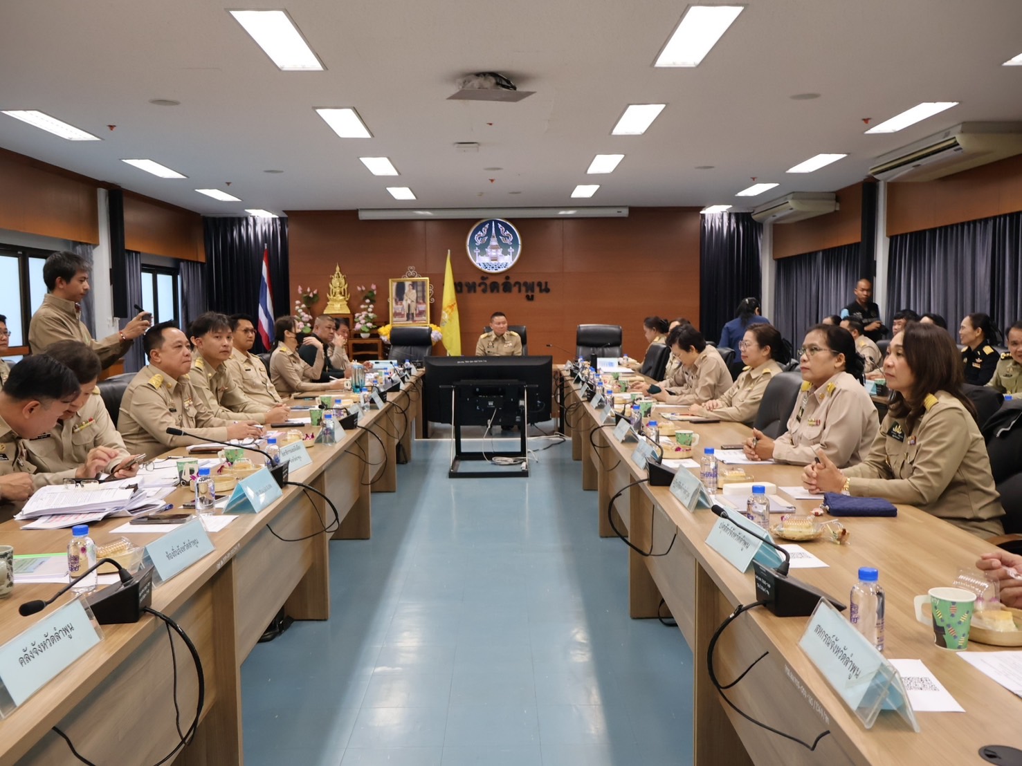 ปฏิรูปที่ดินจังหวัดลำพูน ร่วมประชุมคณะกรมการจังหวัดลำพูน นายอำเภอ และหัวหน้าหน่วยงานที่เกี่ยวข้อง ครั้งที่ 1/2568 ร่วมขับเคลื่อนงานตามนโยบายของรัฐบาล และแผนพัฒนาจังหวัด ให้เป็นไปอย่างมีประสิทธิภาพ มุ่งแก้ไขปัญหาความเดือดร้อนของพี่น้องประชาชน