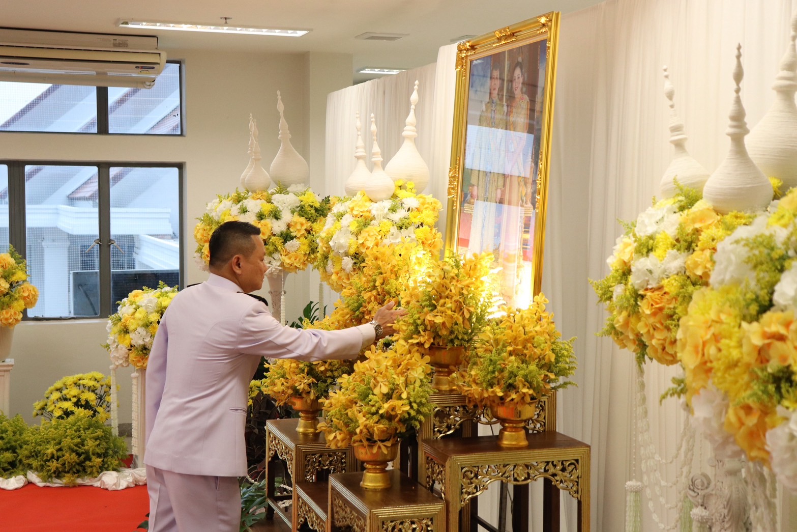 ปฏิรูปที่ดินจังหวัดลำพูน ร่วมพิธีมอบปฏิทินหลวงพุทธศักราช 2568 พระราชทานสำหรับความสุขปีใหม่