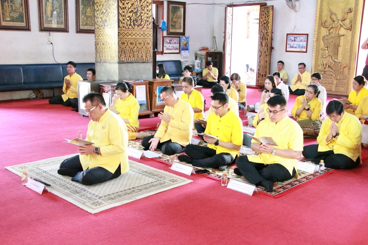 ปฎิรูปที่ดินจังหวัดลำพูนร่วมพิธีเจริญพระพุทธมนต์ถวายพระพรชัยมงคลแด่พระบาทสมเด็จพระเจ้าอยู่หัว