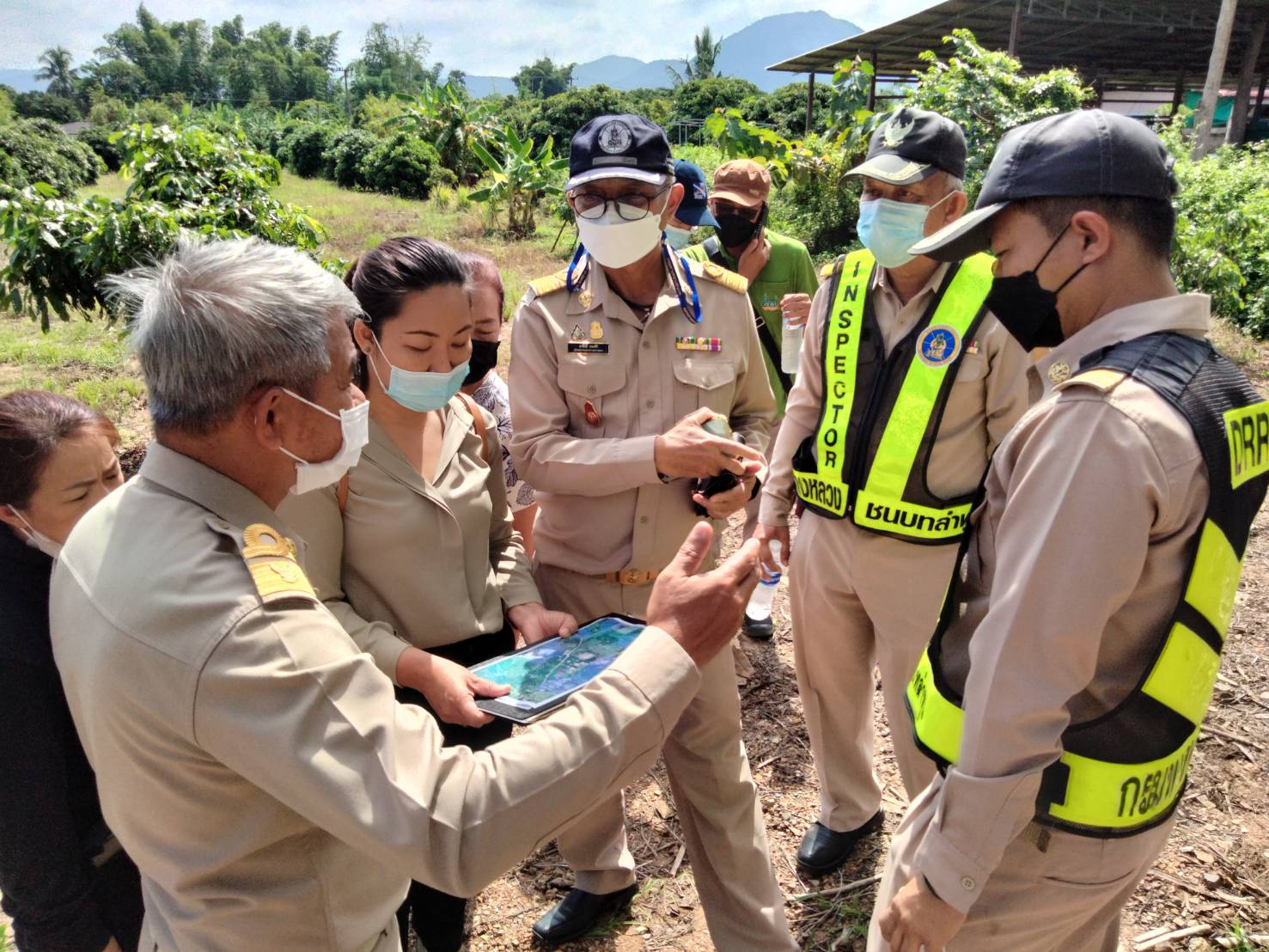 สำนักงานการปฏฺิรูปที่ดินจังหวัดลำพูน ร่วมตรวจสอบข้อเท็จจริงและหาแนวทางช่วยเหลือเกษตรกรที่ได้รับความเดือดร้อนจากปัญหาน้ำท่วม