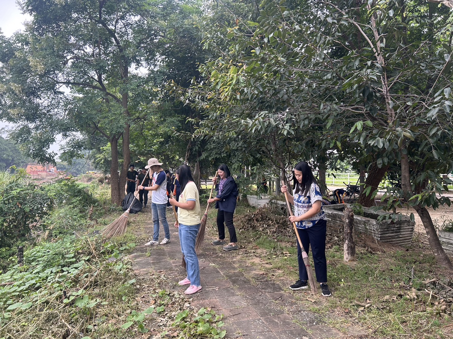 สำนักงานการปฏิรูปที่ดินจังหวัดลำพูน (ส.ป.ก.ลำพูน) ร่วมกิจกรรม “คืนน้ำใส ให้น้ำกวง”